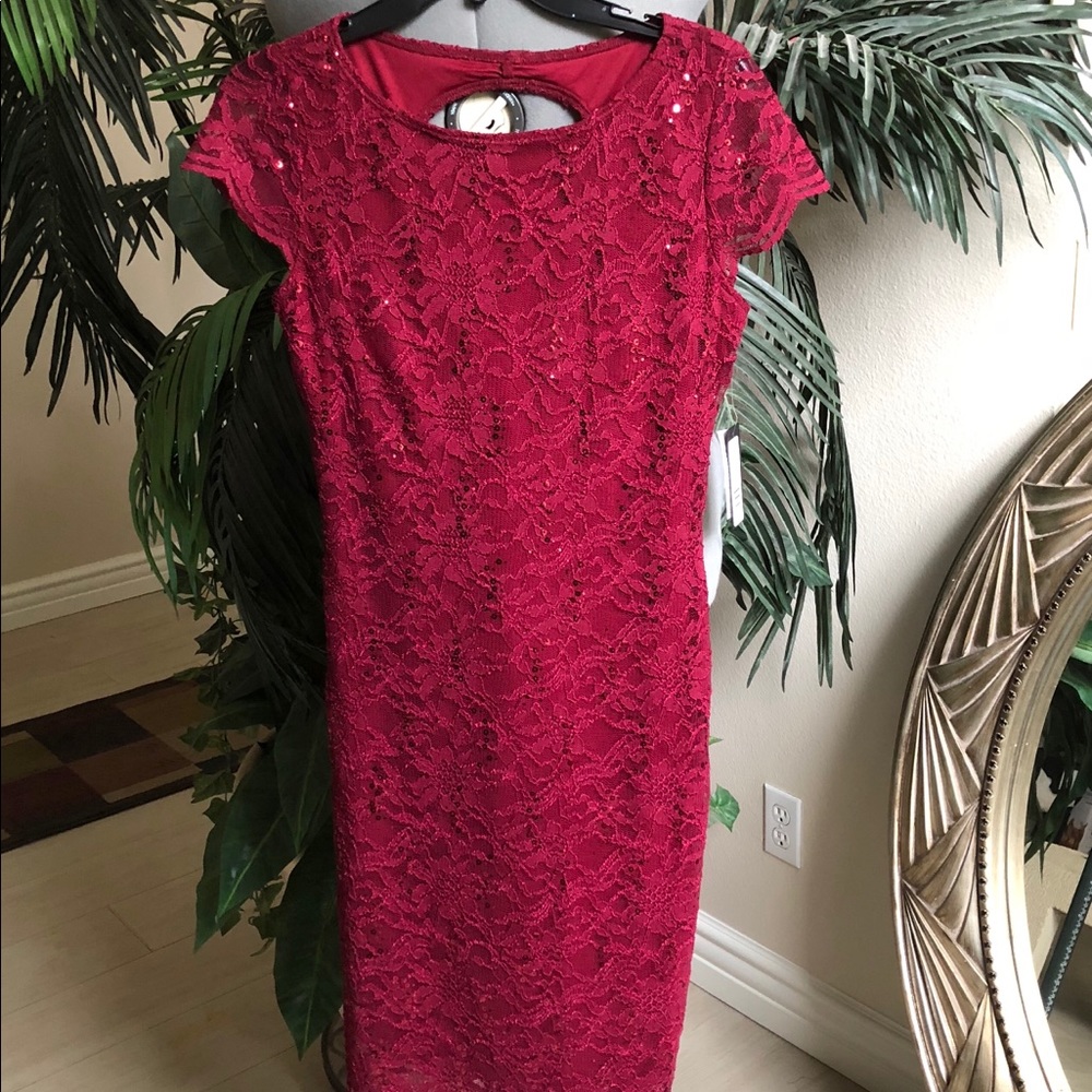 ONYX NITE Garnet Red Short Sleeve Dress